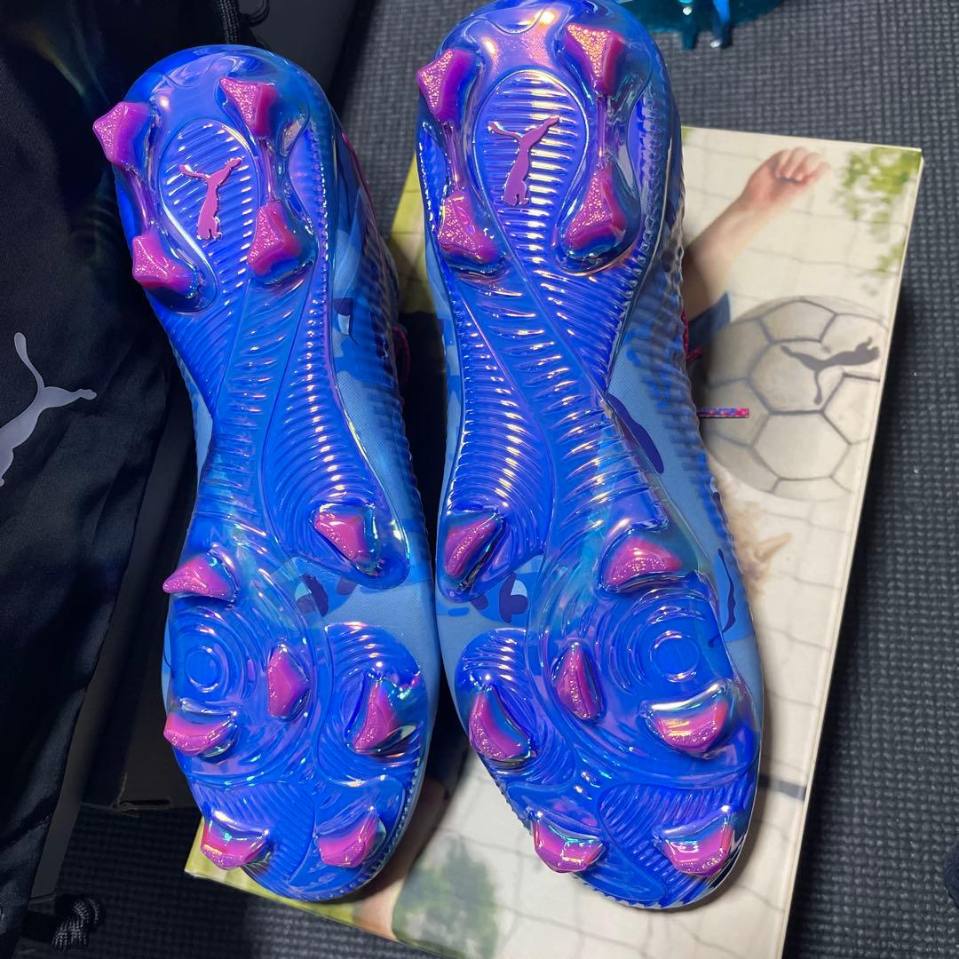 新品　PUMAフィーチャー8アルティメットXキッドスーパー￼FG 27㎝