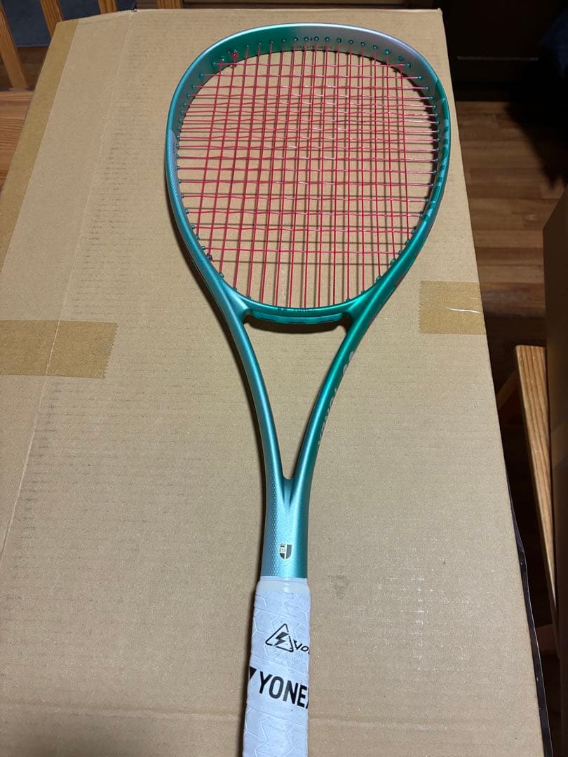 ヨネックスソフトテニスラケット　ボルトレイジ７ｖ