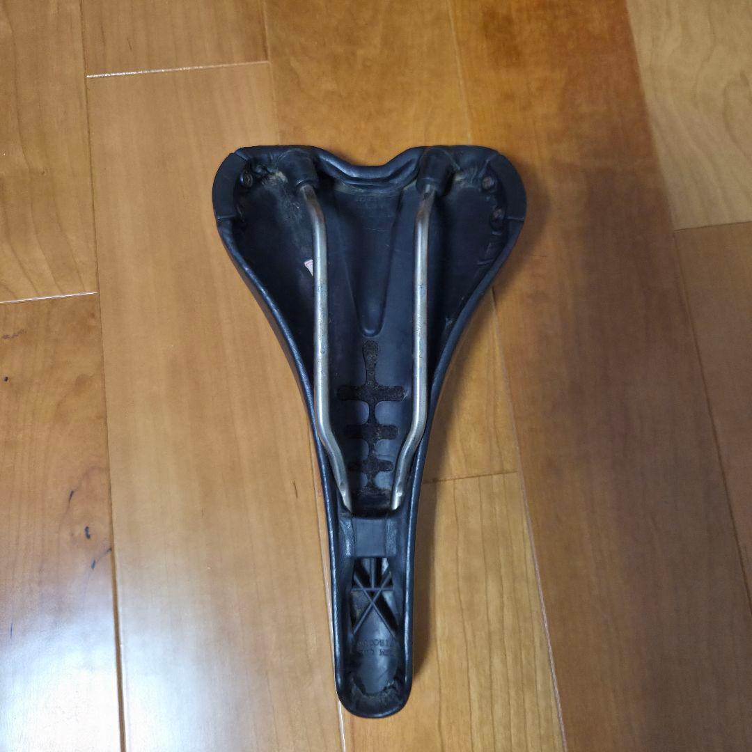 AUOCET Air 4or Titanium ビンテージ　サドル