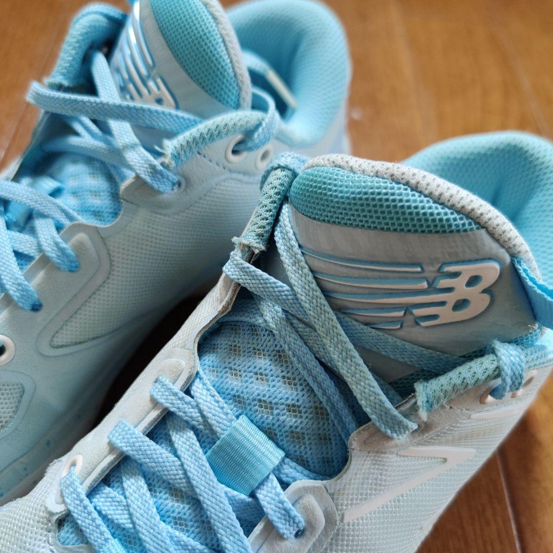バッシュ　ニューバランス Fuelcell HESI LOW