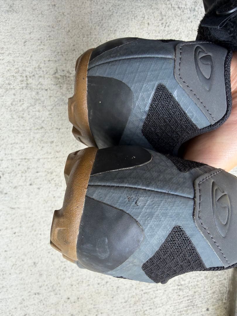 GIRO RINCON Dark Shadow / Gum サイズ44