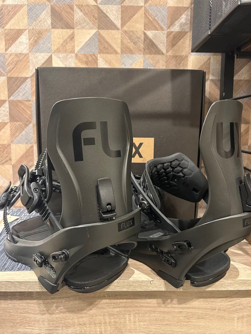 24-25 flux cv LTD Mサイズ 使用回数:リフト一本のみ