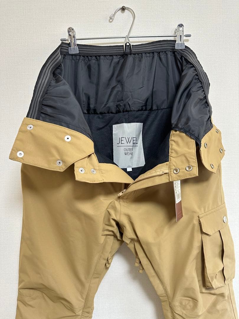 【新品】ジュエル　スノーボードウェア　レディースウェア　スノーウェア　Mサイズ