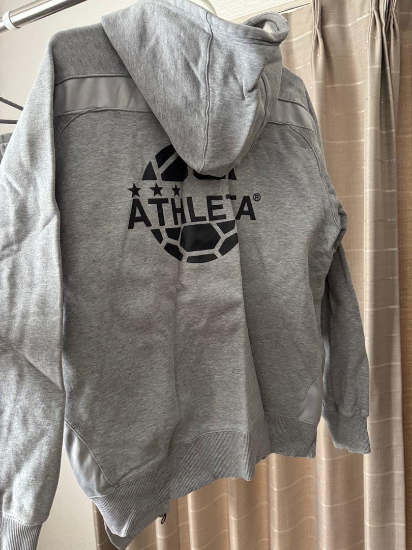 ATHLETA フード付きスウェットとパンツセット