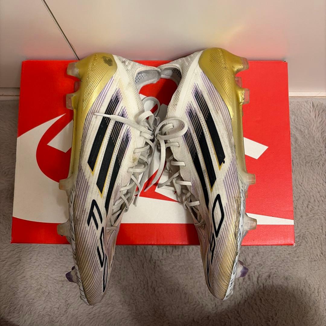 F50 ELITE FG / 天然芝用　27cm