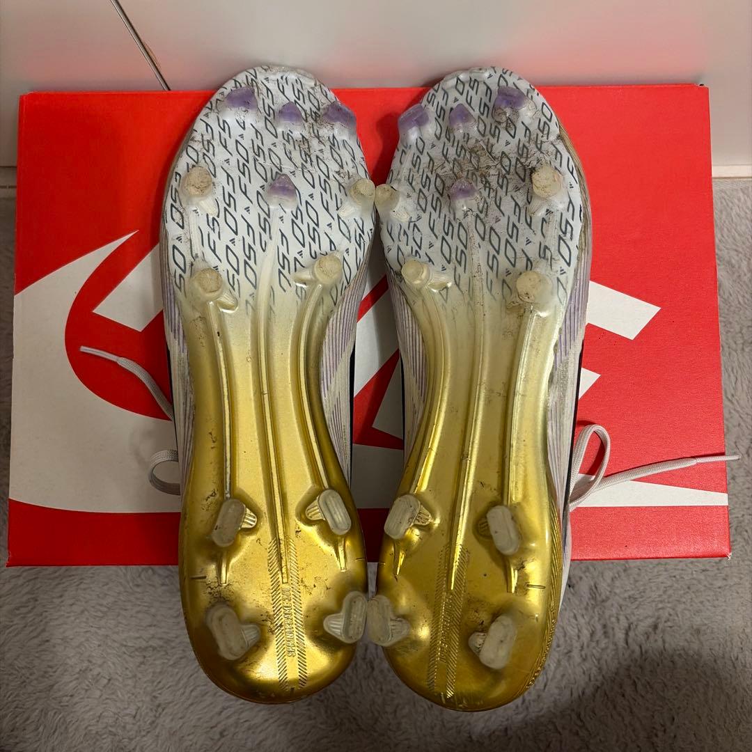 F50 ELITE FG / 天然芝用　27cm