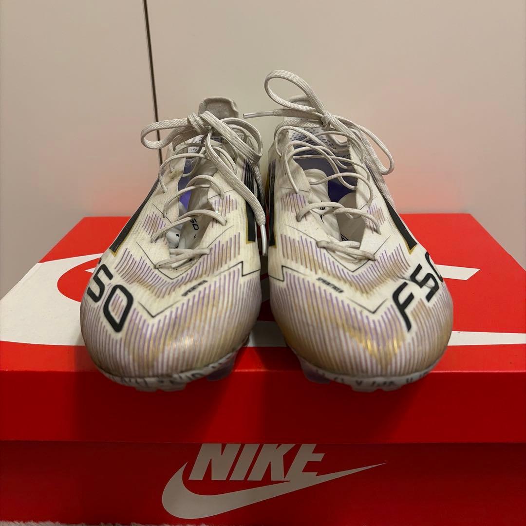 F50 ELITE FG / 天然芝用　27cm
