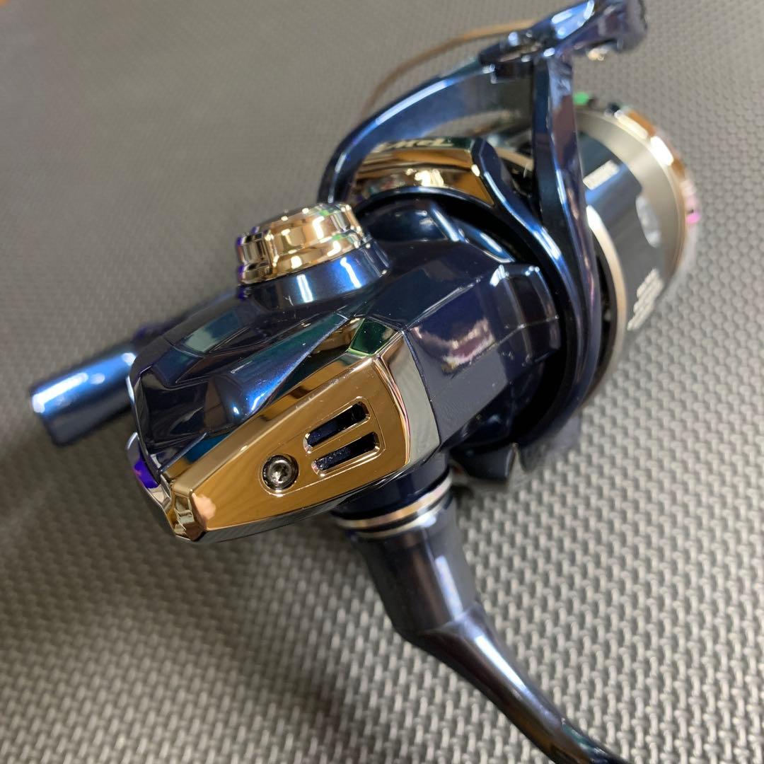 k*7様 シマノ　ツインパワー　XD 4000HG 数回使用のみ美品