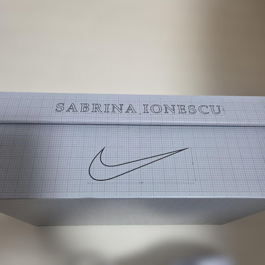 バッシュ　NIKE　　SABRINA
