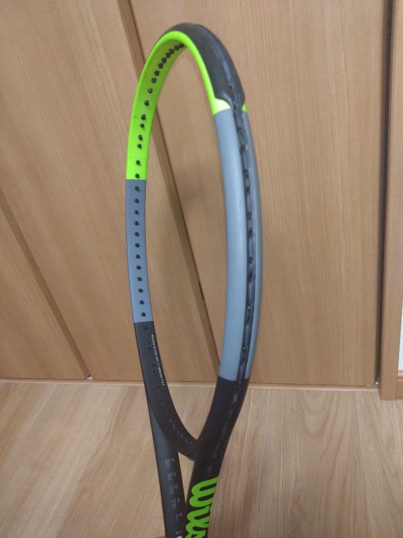 Wilson BLADE100L V7.0 G2 テニスラケット