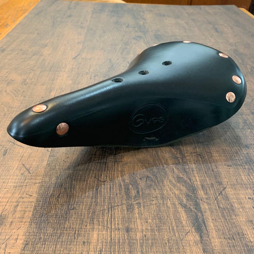 【未使用品】Gyes クラシックレザーサドル ブラック 本革