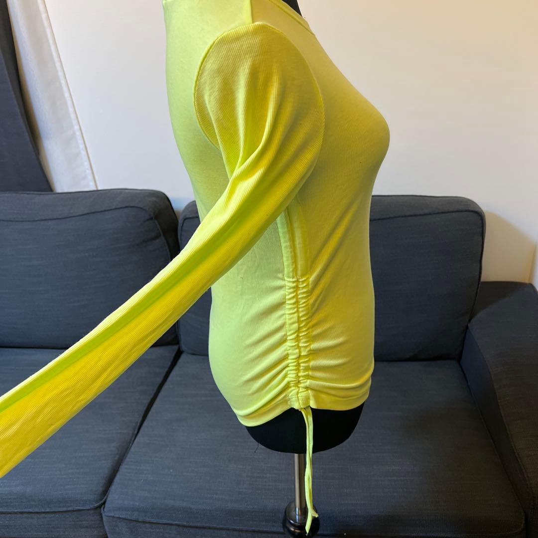 Nike 蛍光イエロー 長袖トップス