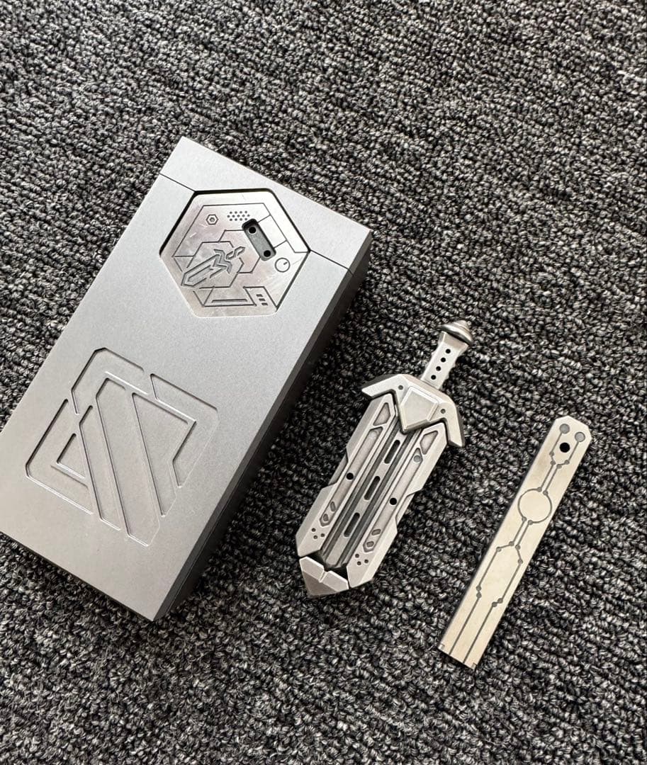 EDC 玩具　おもちゃ　サイバー風金属製剣型おもちゃ　限定品