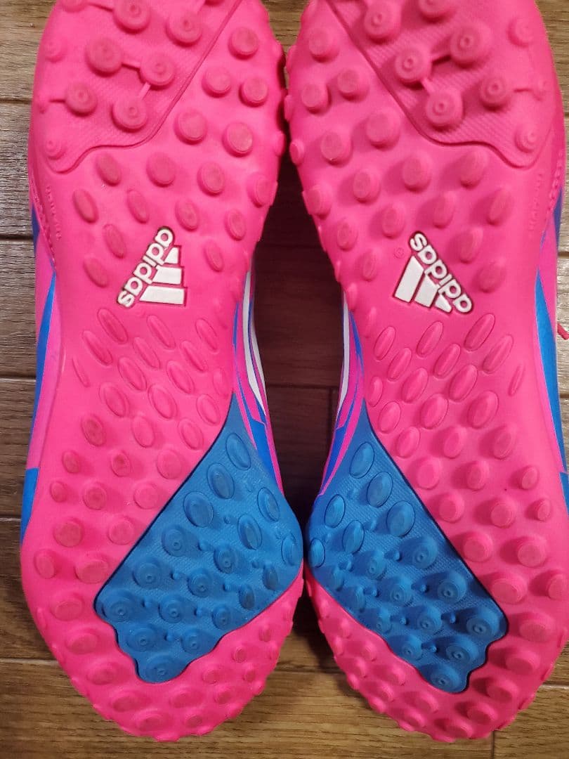アディダス F10 TF(ピンク×サックス)
