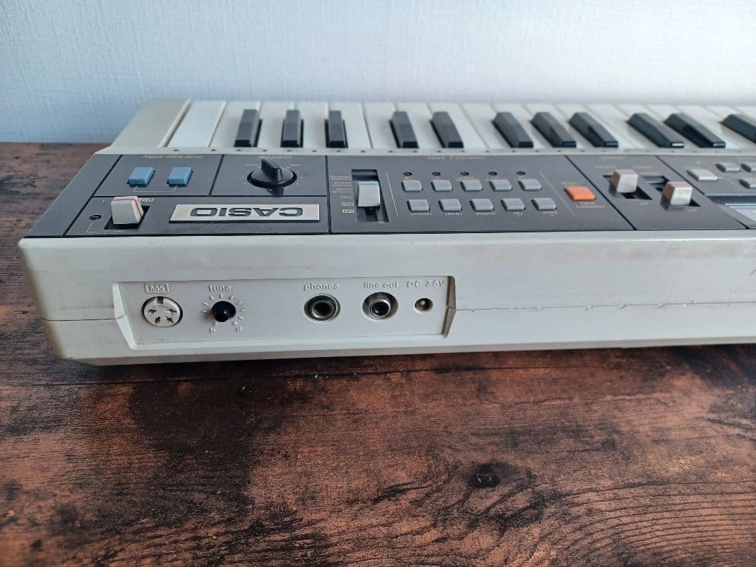 CASIO Casiotone MT-70 シンセサイザー　カシオ　キーボード