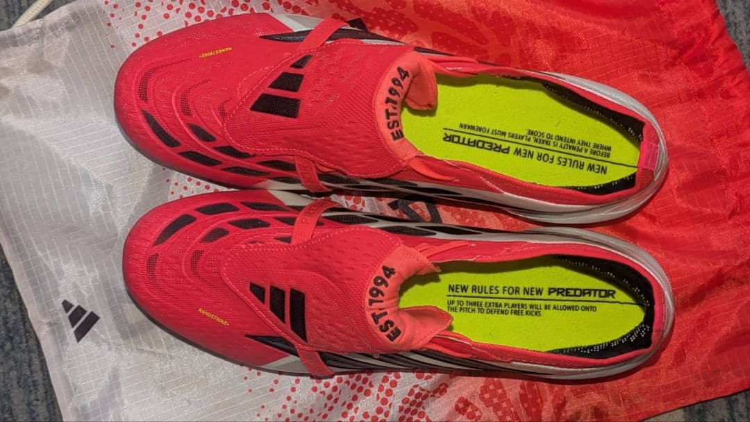 adidas Predator サッカーシューズ レッド