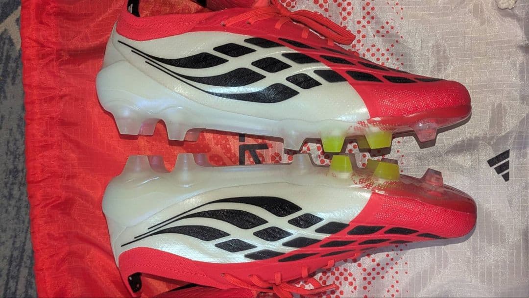 adidas Predator サッカーシューズ レッド