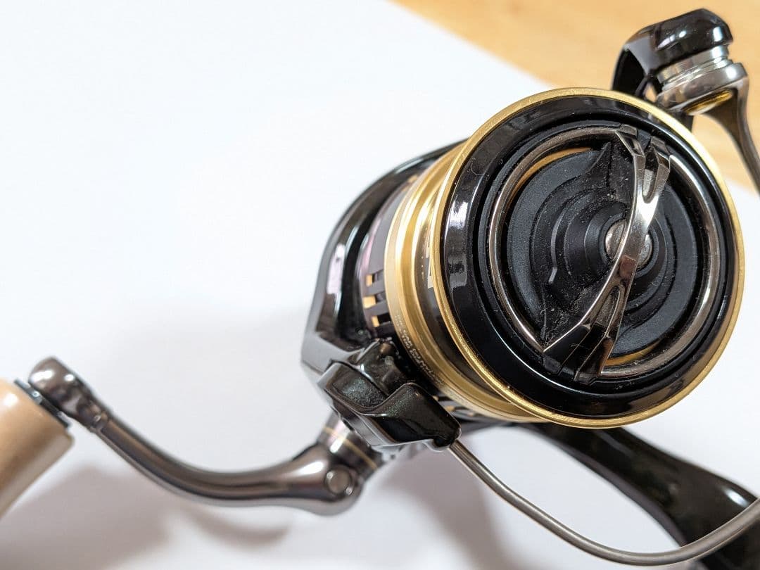 美品 : シマノリール・18カーディフCI4+1000s ／傷・汚れナシ