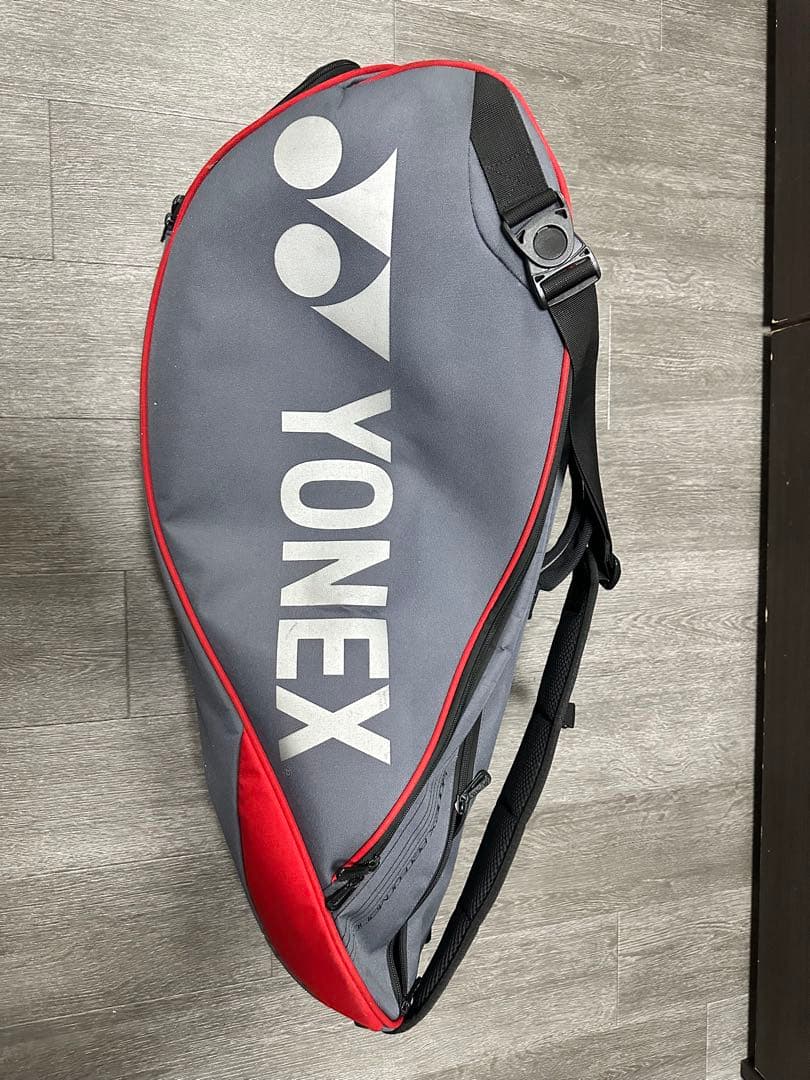YONEX バドミントンバッグ 黒/赤 大容量