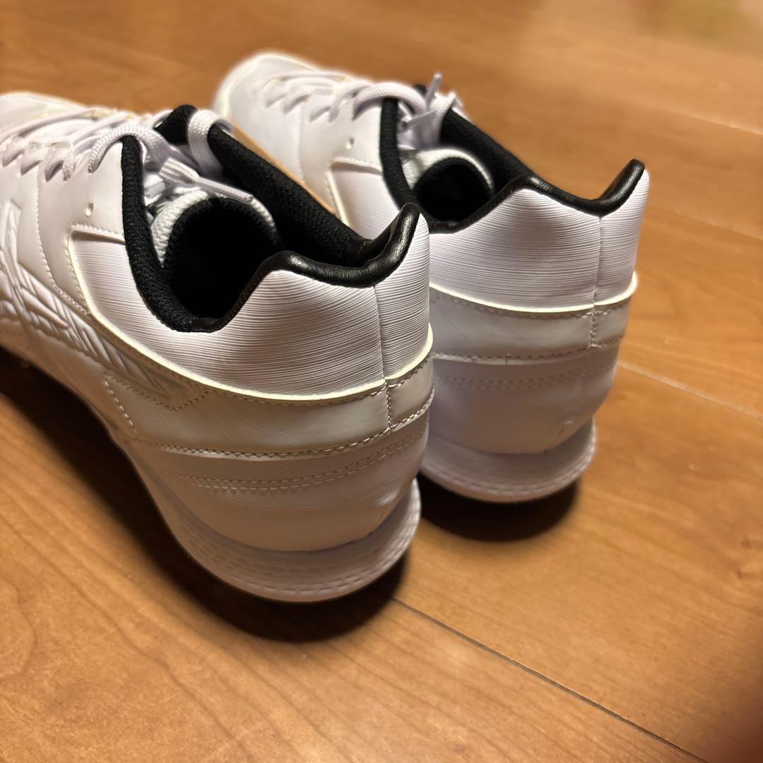 ASICS スパイク NEOREVIVE 4WHT WIDE