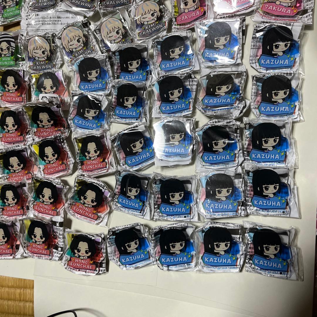157個 LE SSERAFIM ルセラフィム ちびぐるみ アクリルバッジ