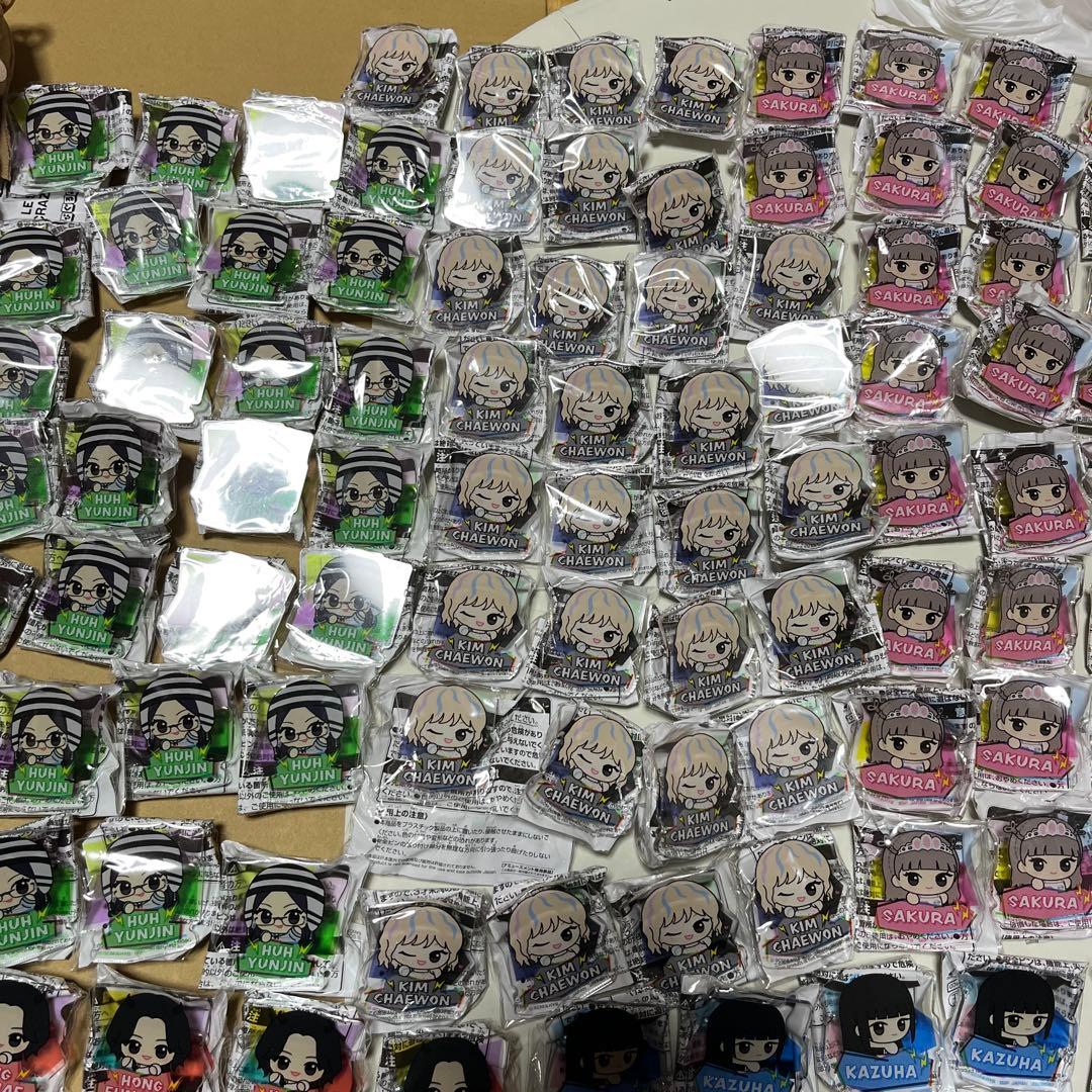 157個 LE SSERAFIM ルセラフィム ちびぐるみ アクリルバッジ