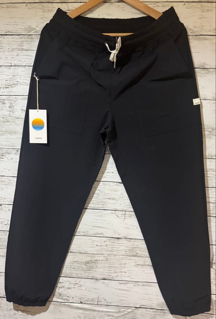 日本未入荷‼️Vuoriトレーニングパンツ