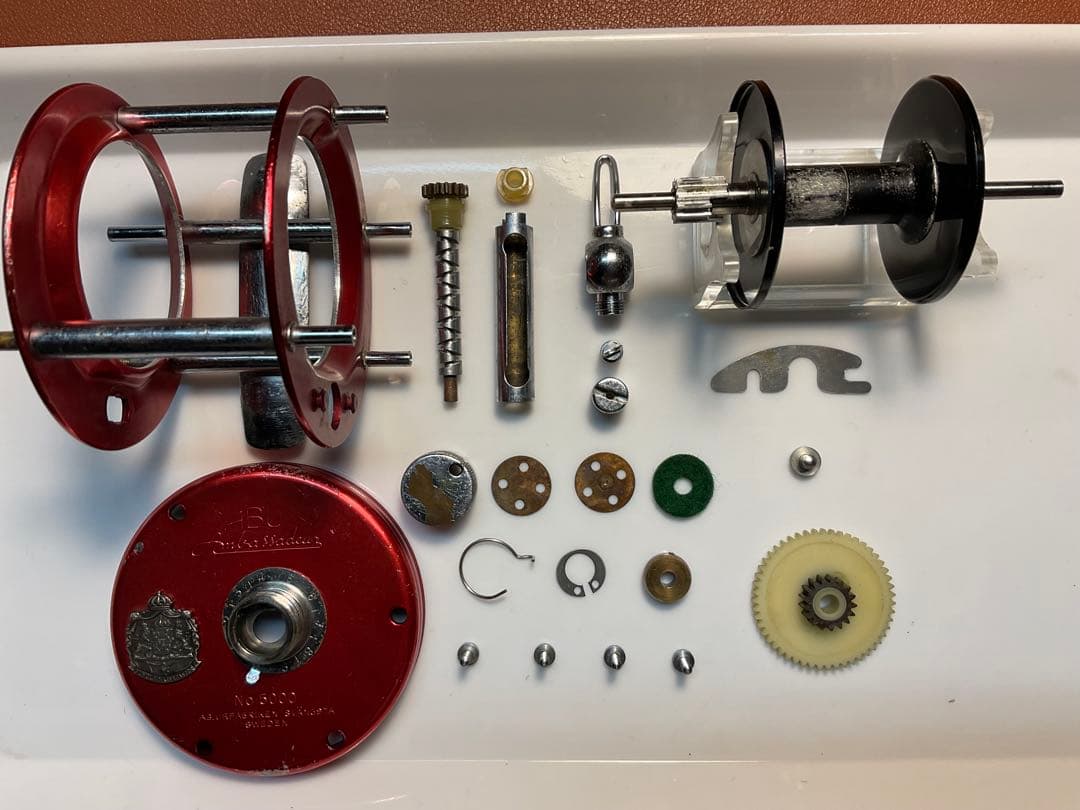 ABU アンバサダー 5000 メンテ済 フレーム修正済