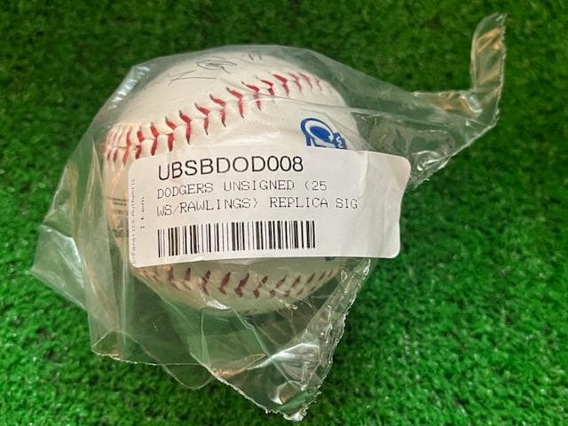大谷翔平25WSチャンピオン記念チーム選手サイン入ボールローリングス社US限定品