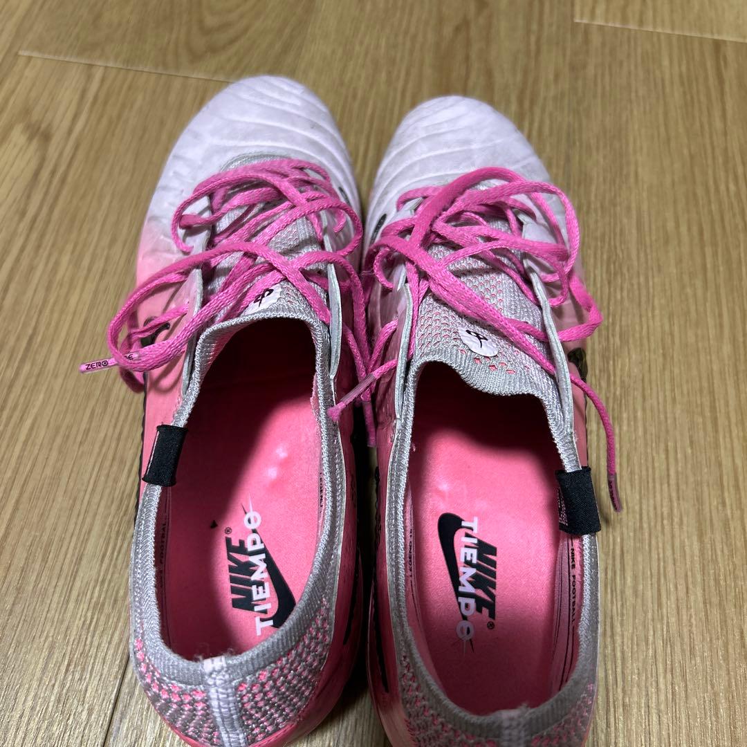 Nike Tiempo サッカーシューズ ホワイト/ピンク