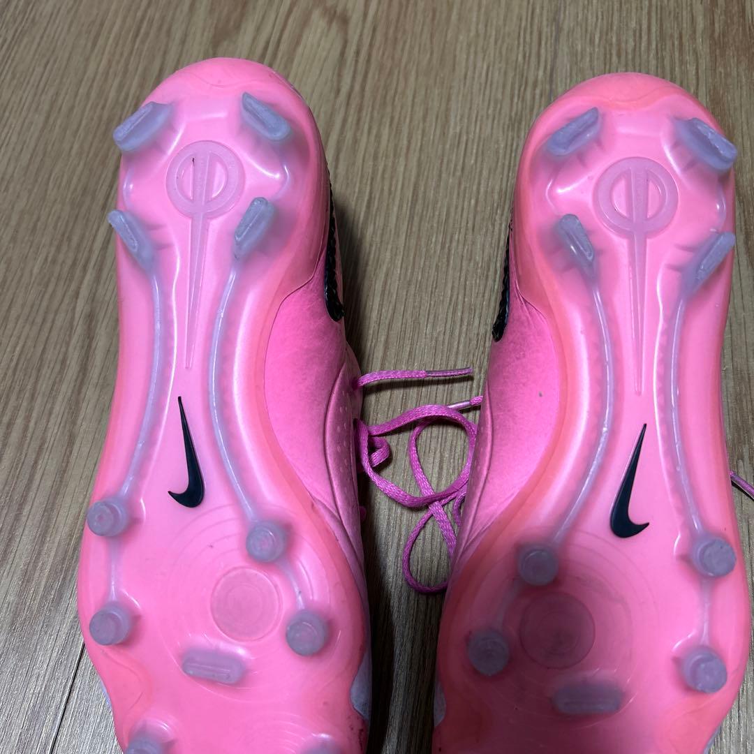 Nike Tiempo サッカーシューズ ホワイト/ピンク