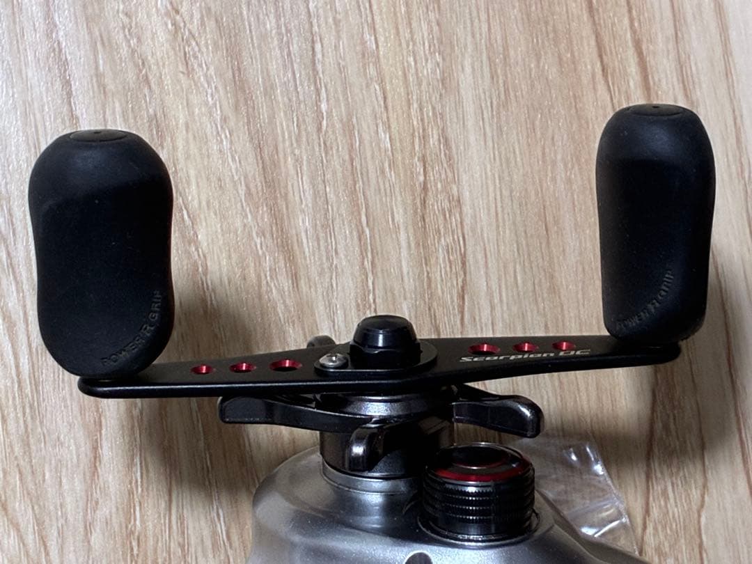 ひ*ん様 シマノ スコーピオンDC7右 リール