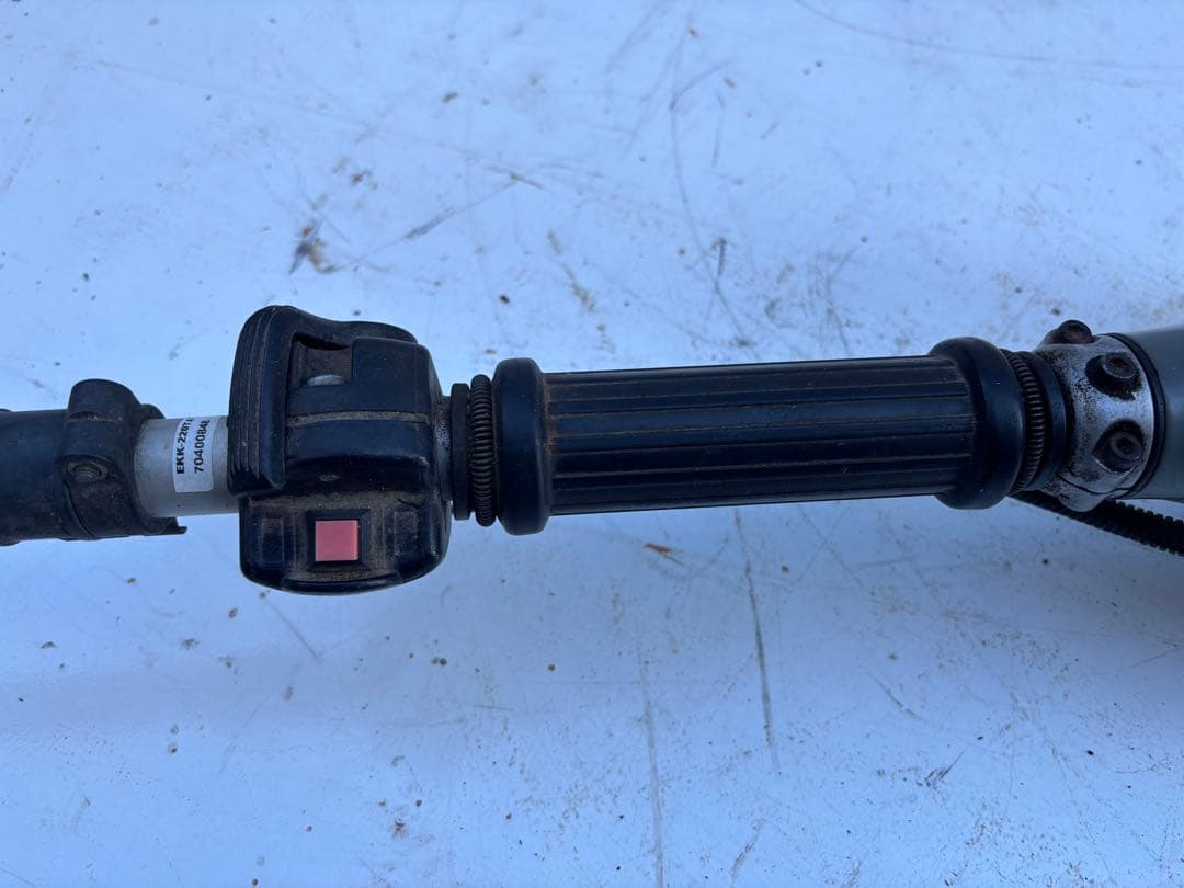 RYOBI エンジン刈払機（草刈機）EKK-220TA