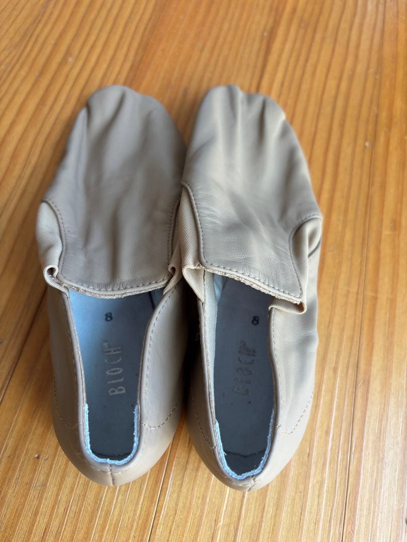 新品　BLOCH チアリーディングシューズ サイズ8 ベージュ