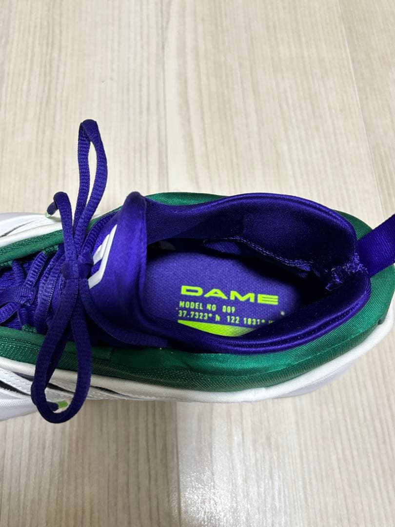 adidas バスケットボールシューズ ホワイト/グリーン/ネイビー