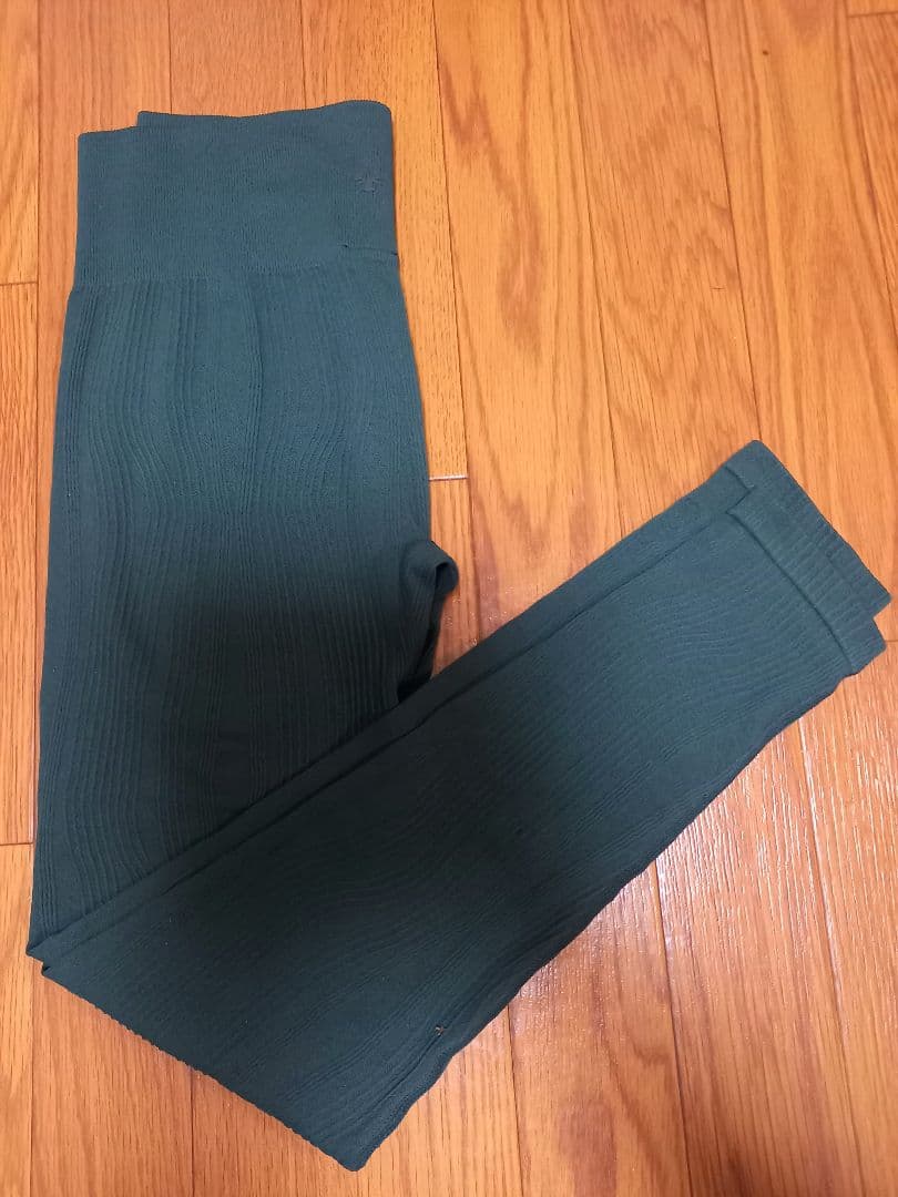 SUKALA スカーラ ウエーブリブアクティブレギンス ダークグリーン M