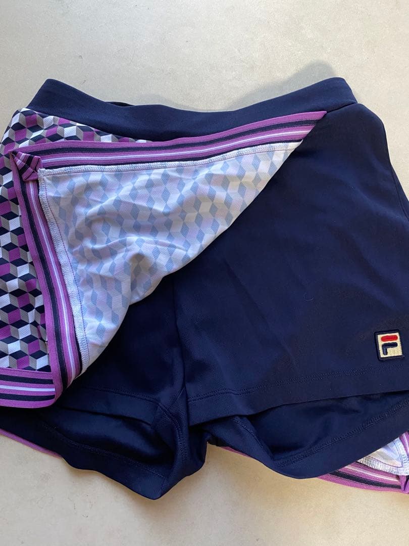 再度お値下げしました〜✨FILA テニスウェアセット 幾何学模様Lサイズ
