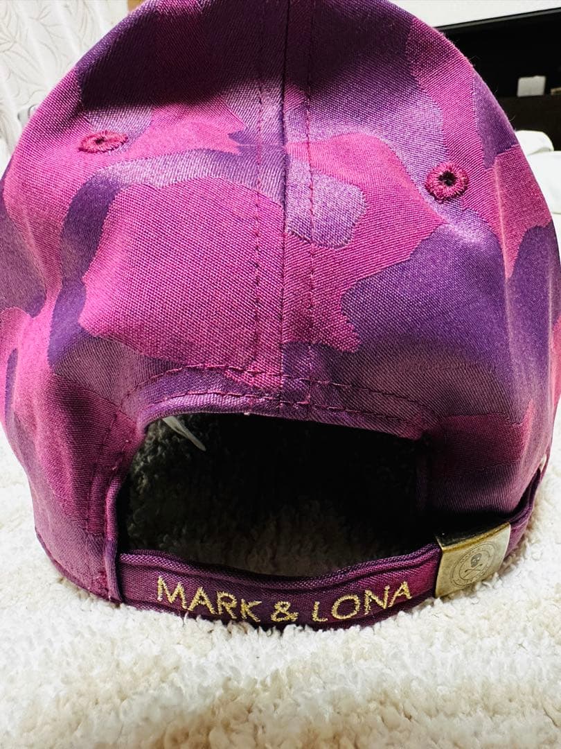 【美品】MARK & LONA パープル迷彩キャップ
