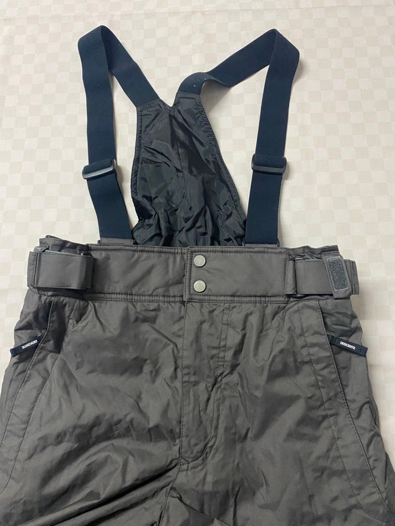 e584☆DESCENTE Mサイズ スキーウェアパンツ