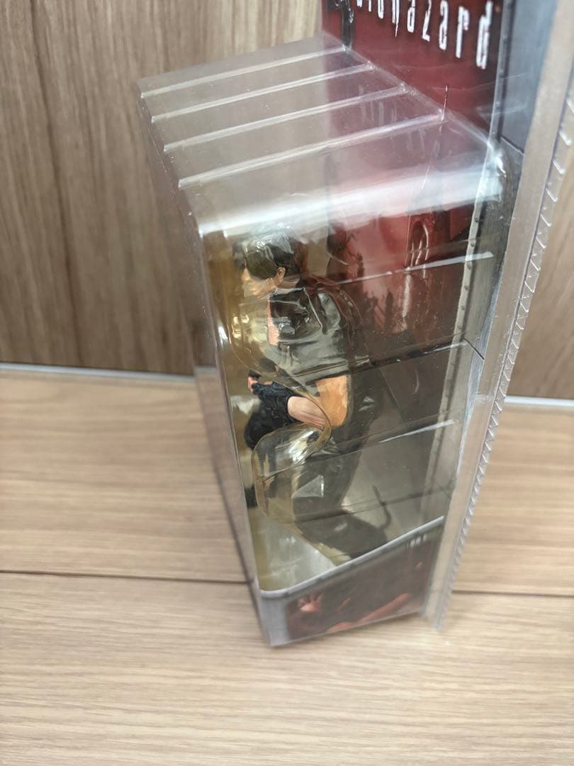 未開封 NECA バイオハザード4 レオン・S・ケネディ フィギュア シリーズ1