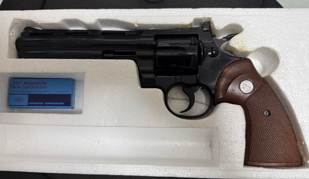 希少　MGC POLICE PYTHON 357 MAGNUM モデルガン