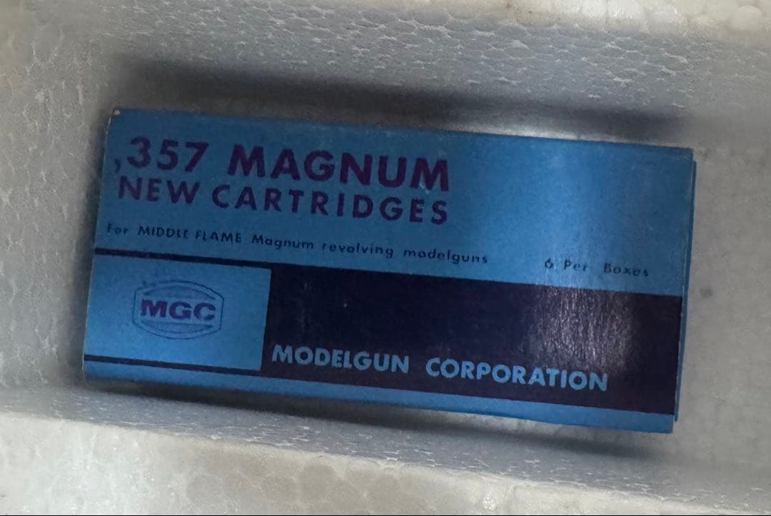 希少　MGC POLICE PYTHON 357 MAGNUM モデルガン