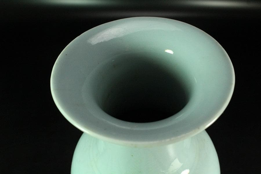 中国美術 青釉 刻模様 瓶 高35cm(K-YC602)