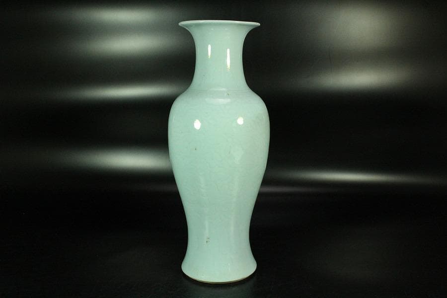 中国美術 青釉 刻模様 瓶 高35cm(K-YC602)