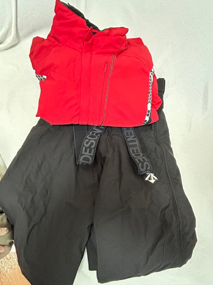 DESCENTE スキーウェアセット 赤 黒