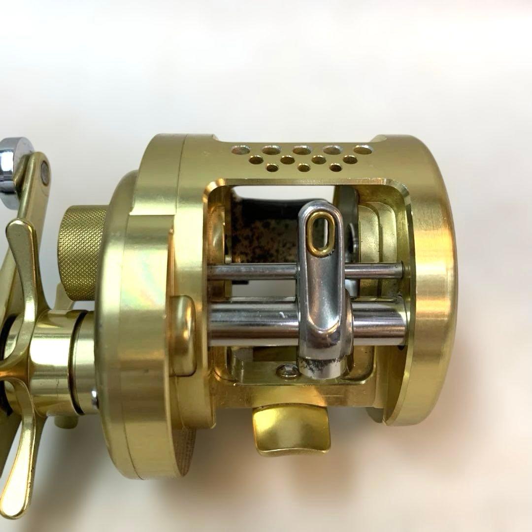 SHIMANO CALCUTTA CONQUEST 400F スプール無し