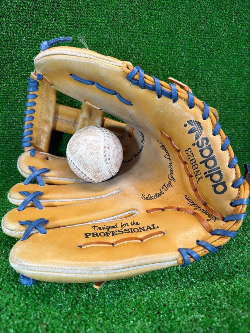 実使用可　アディダス YN8923　軟式　内野手用　左投げ　兼松江商　ビンテージ