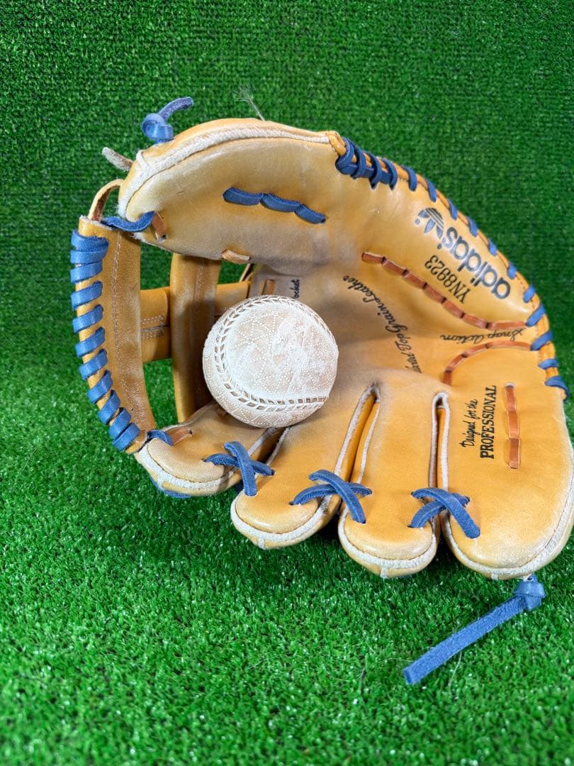 実使用可　アディダス YN8923　軟式　内野手用　左投げ　兼松江商　ビンテージ