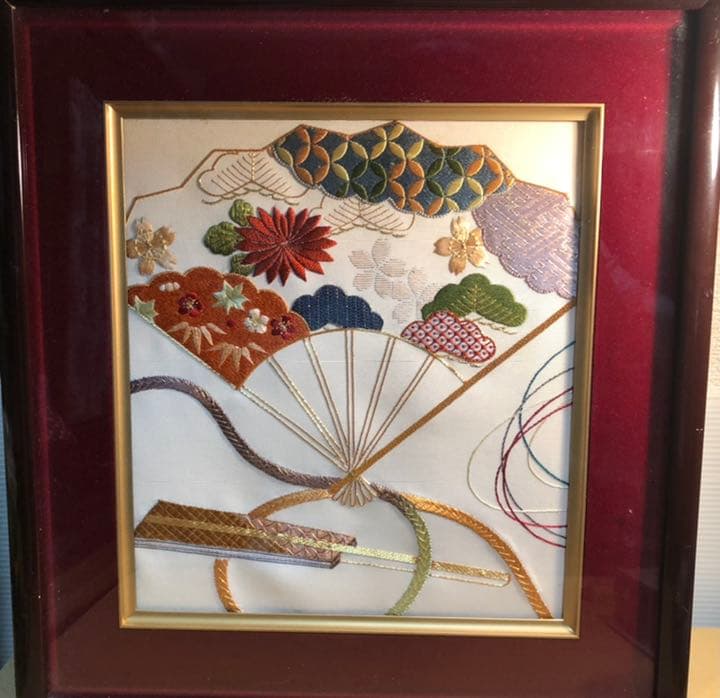 【値下げ】日本刺繍　扇　額入り、玄関飾りに…