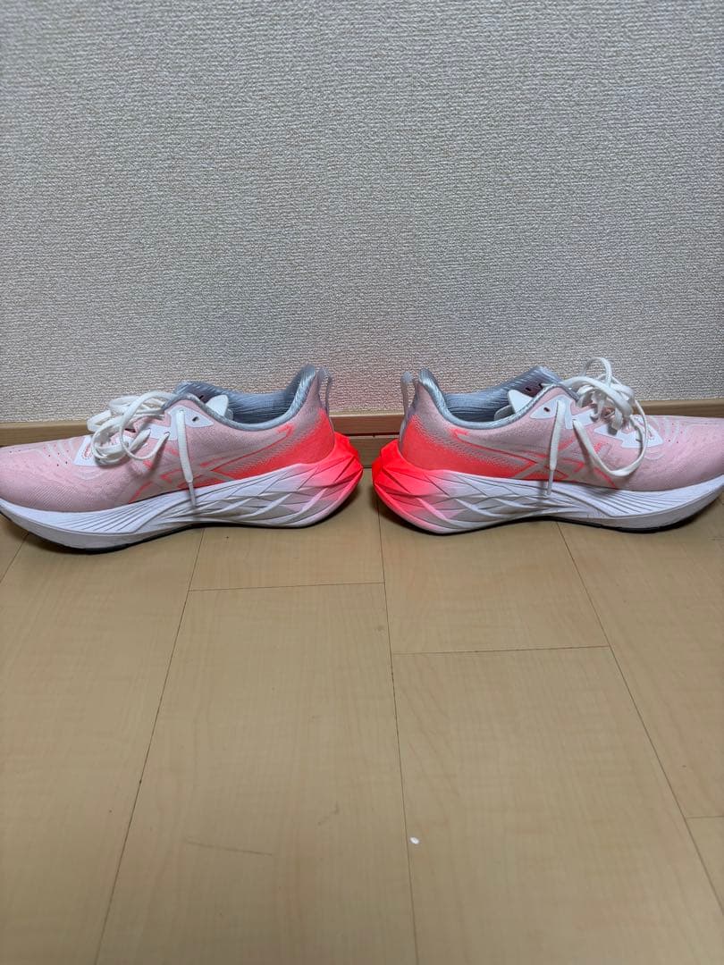 ASICS ノヴァブラスト4